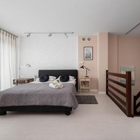 Wroclaw Dabie Silver By Renters Exterior photo