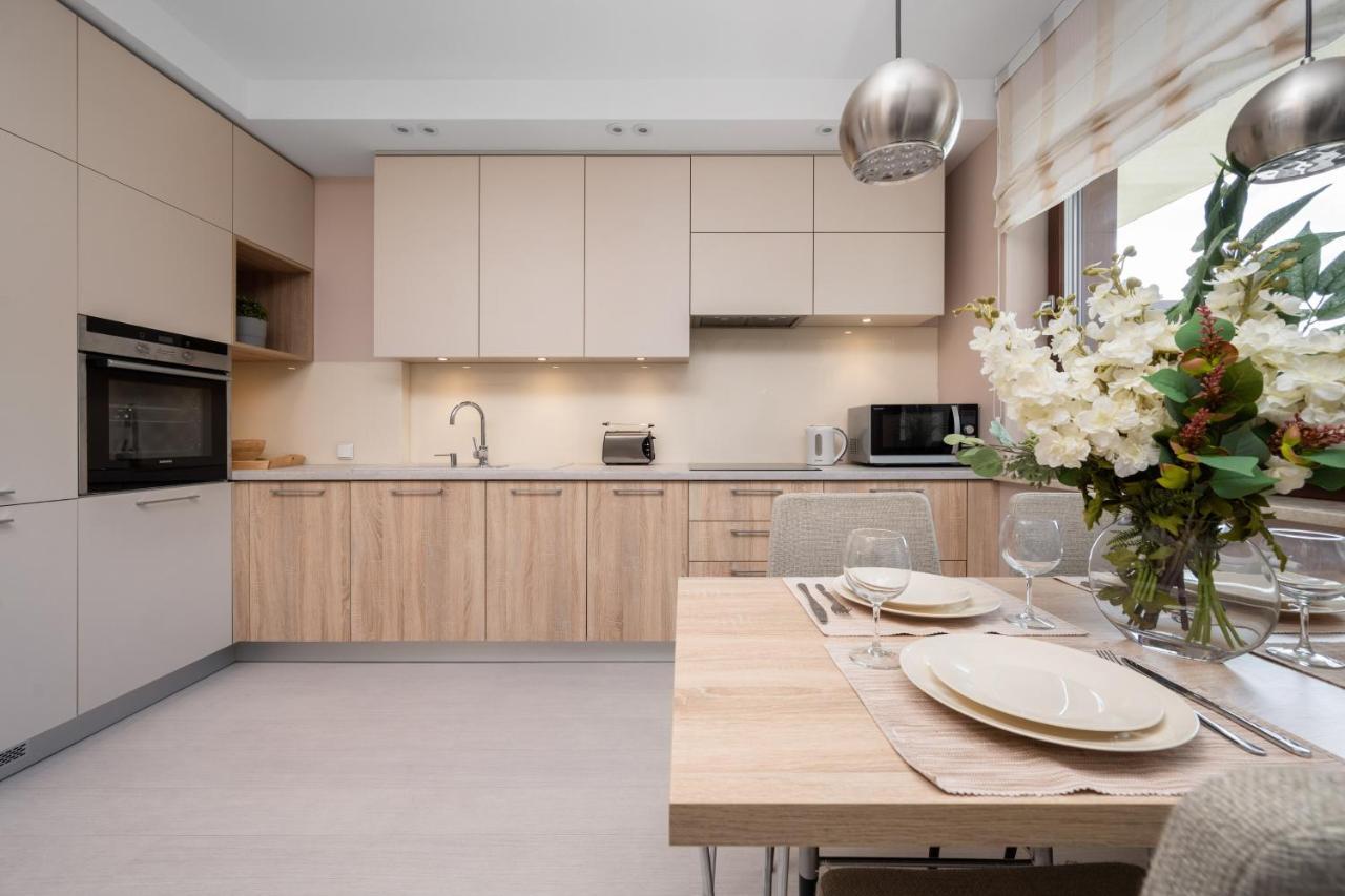 Wroclaw Dabie Silver By Renters Exterior photo